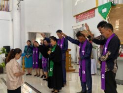 Warga Gereja KGPM Sidang Getsemani Tompaso Doakan Vanda Sarundajang