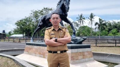 Stefri Pandey Sosok Camat Tompaso Barat yang Hangat dan Peduli